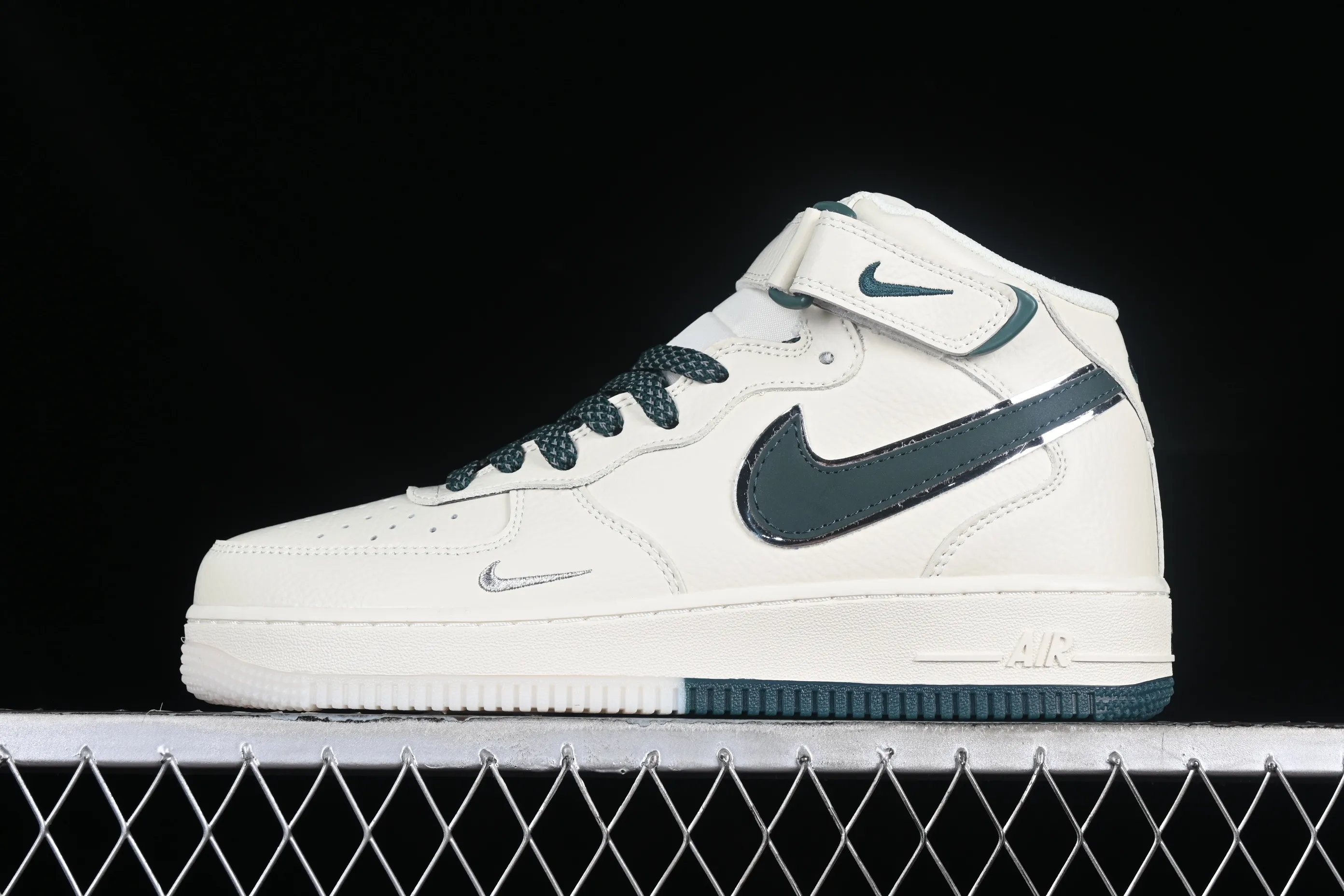 All categories Nk Air Force 1 Air Force series Nk Air Force 1 Mid Air Force mid-top Nk Air Force 1'07 Mid Beige and green two-color bottom Starry Air Force One mid-top casual sneakers XL0236-235